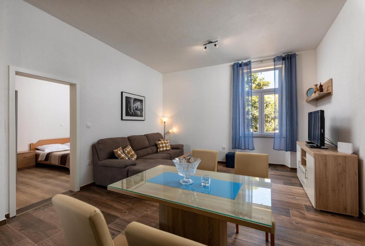 Top Central Apartments プーラ エクステリア 写真